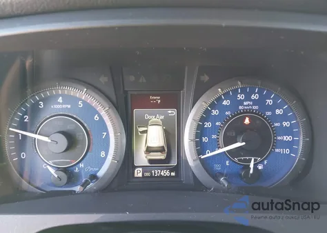 2015 Toyota Sienna Xle 8 Passenger z USA, uszkodzony, nr VIN 5TDYK3DC1FS674926